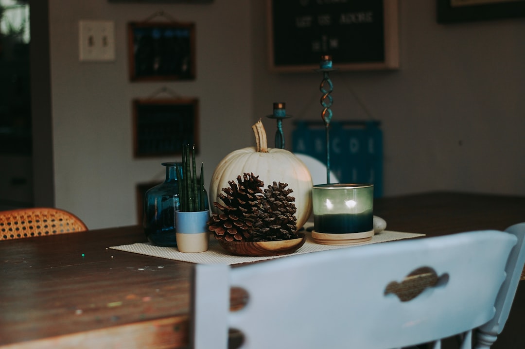 Blaty dębowe na wymiar – praktyczne rozwiązania do każdego wnętrza